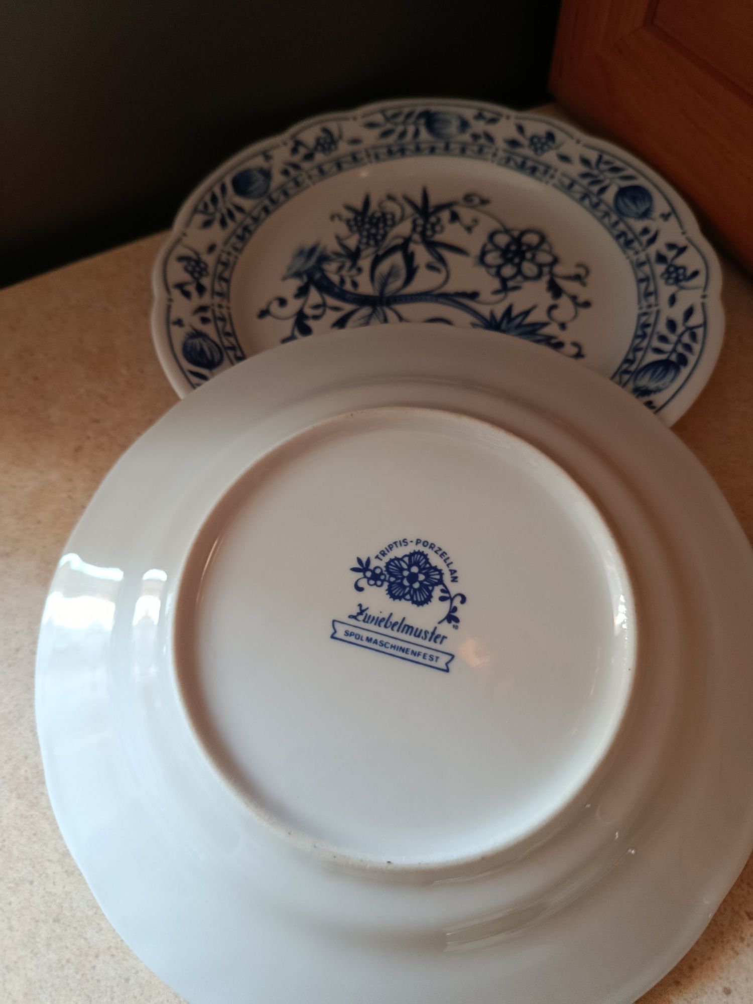 Śliczny stary zestaw czterech talerzy deserowych porcelana Triptis