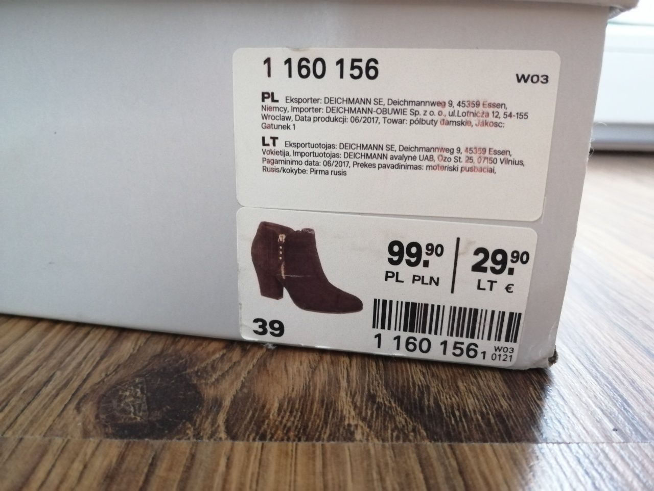 Czarne zamszowe botki na obcasie ze złotym zamkiem Deichmann r. 39