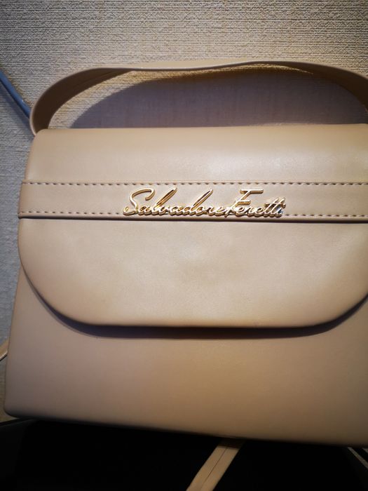 Nowa torebka Salvadore Feretti