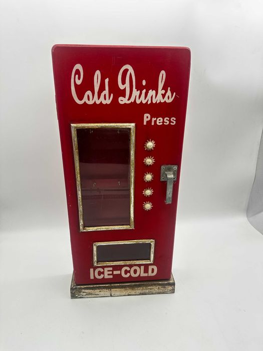 Szafka na klucze drewniana otwierana coca cola drinks.