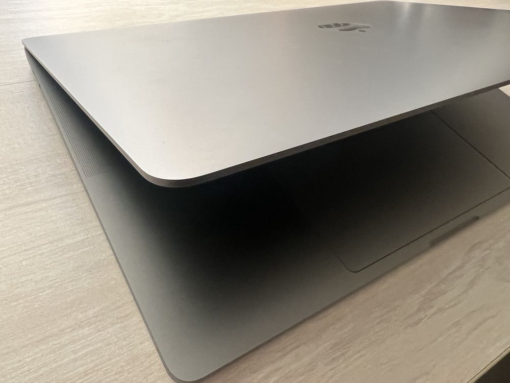 Apple Macbook Pro Retina 16inch i9 32gb 78 cycle