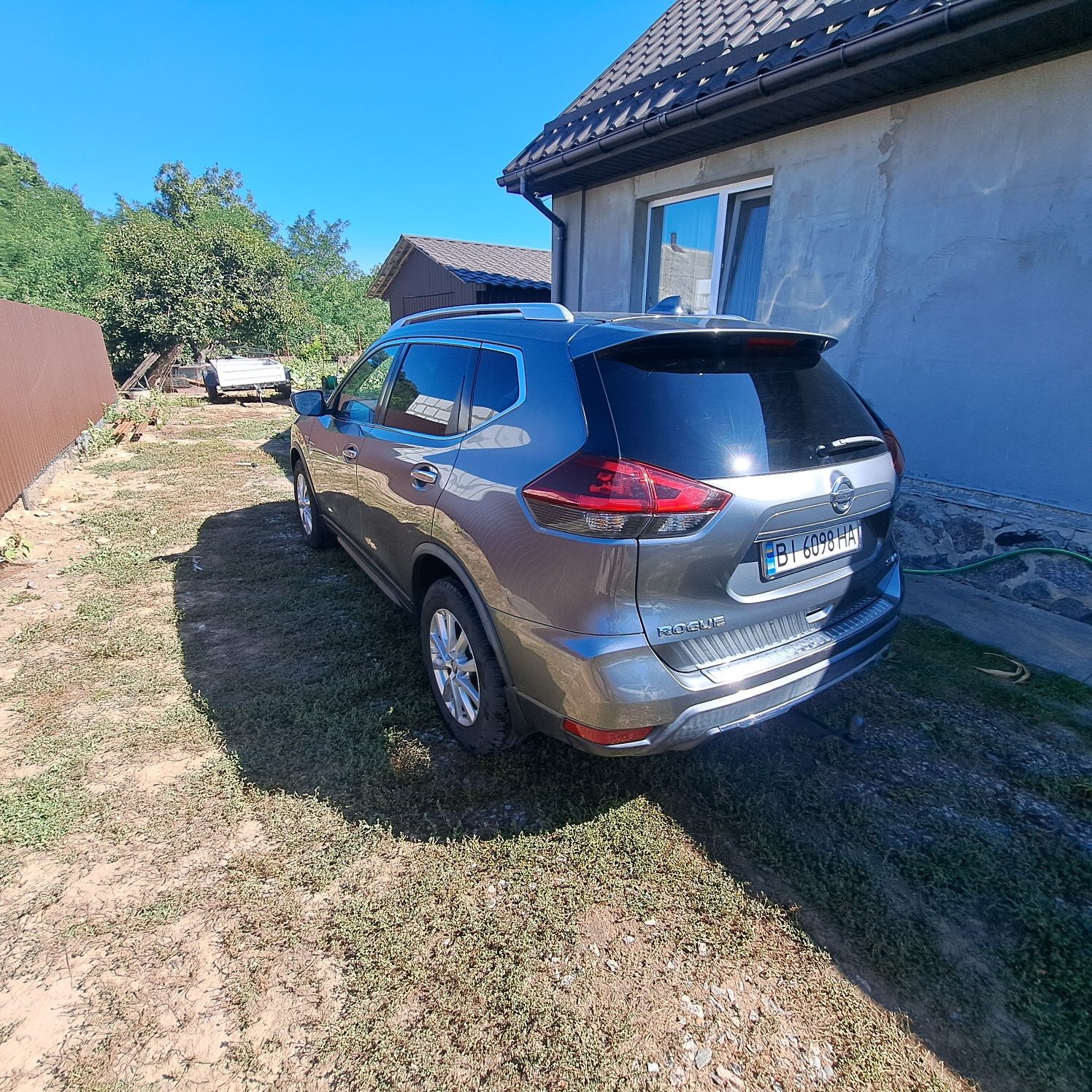 Продам автомобіль ніссан рог