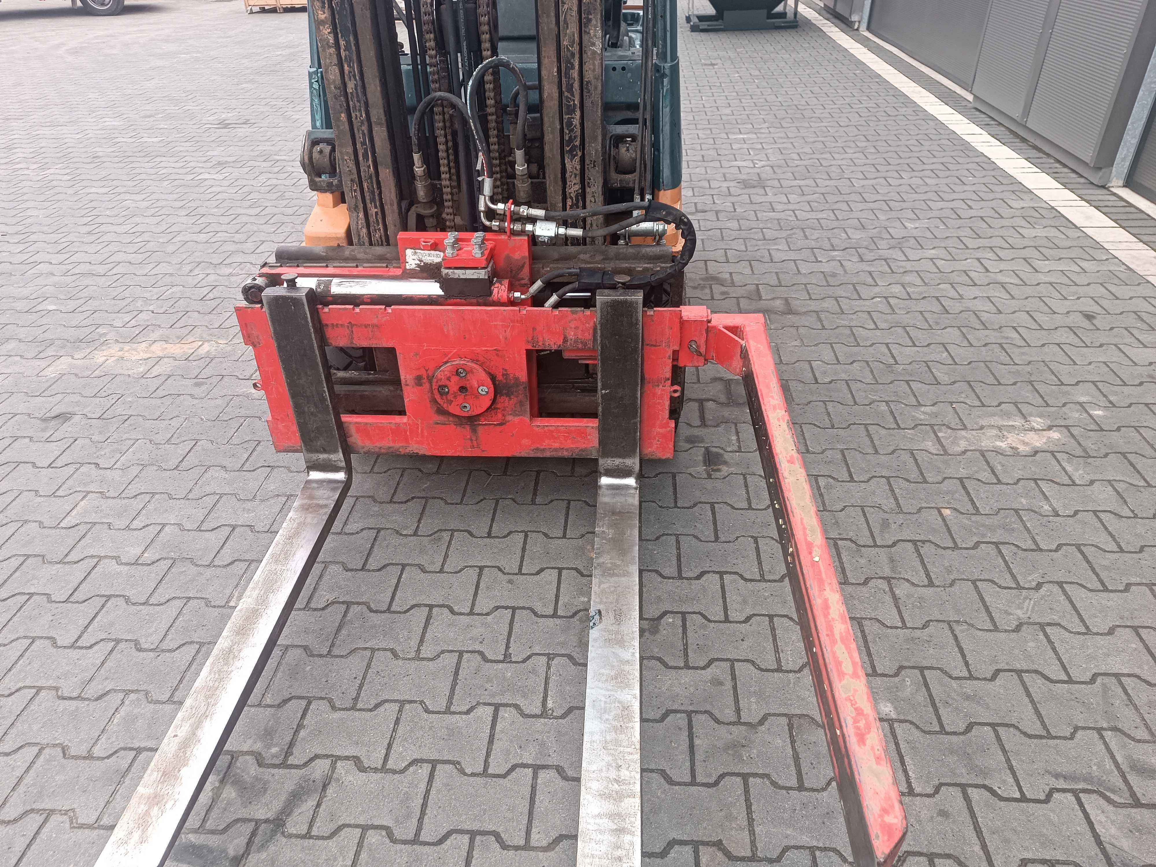Wózek widłowy toyota 02-7FGL15 Triplex 4,3m Bardzo mały przebieg