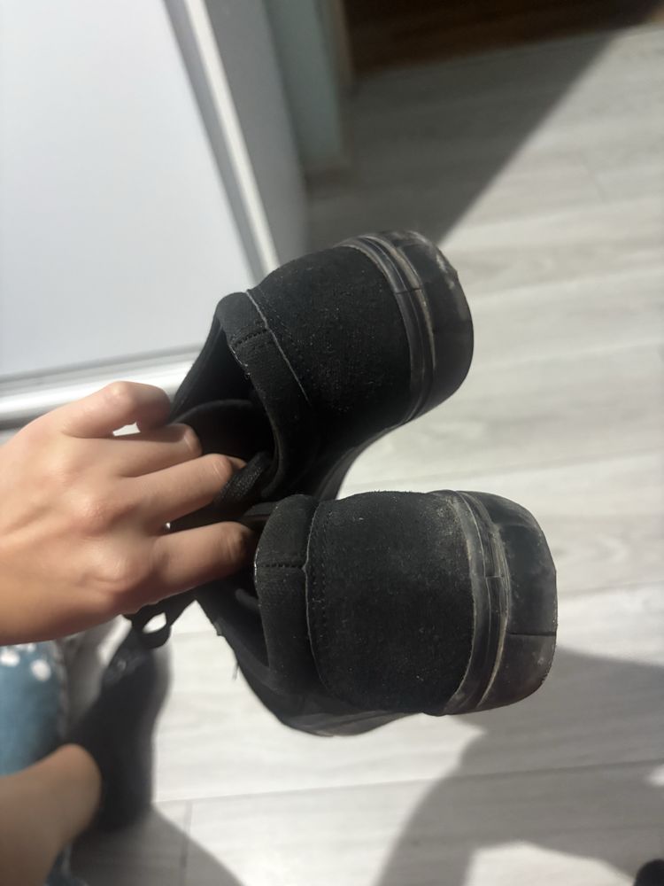 Sprzedam buty adidasy prawie jak nowe ubrane max 3 razy