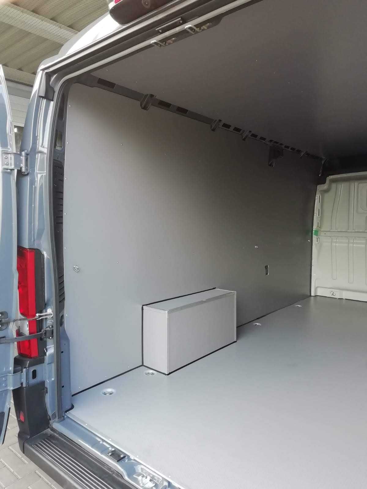 Zabudowa przestrzeni ładunkowej w samochodach Citroen Jumper L4H2