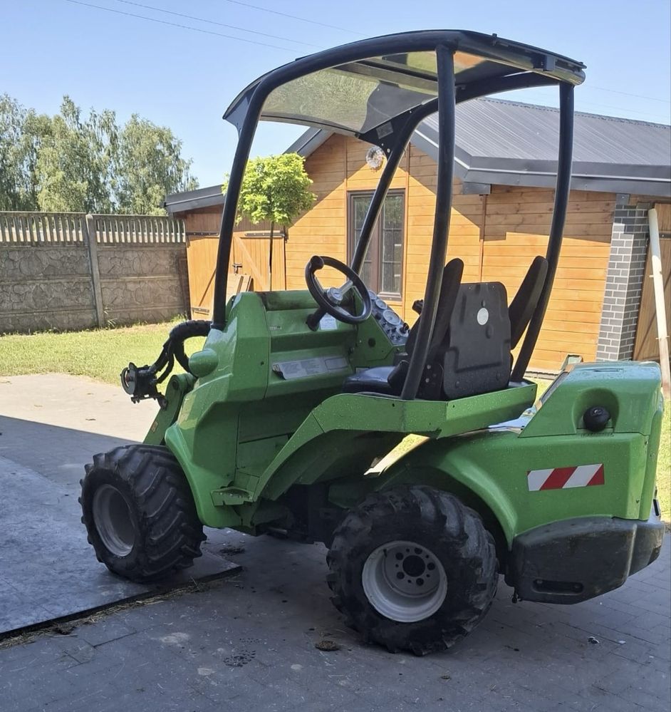 Ładowarka miniładowarka Avant 635