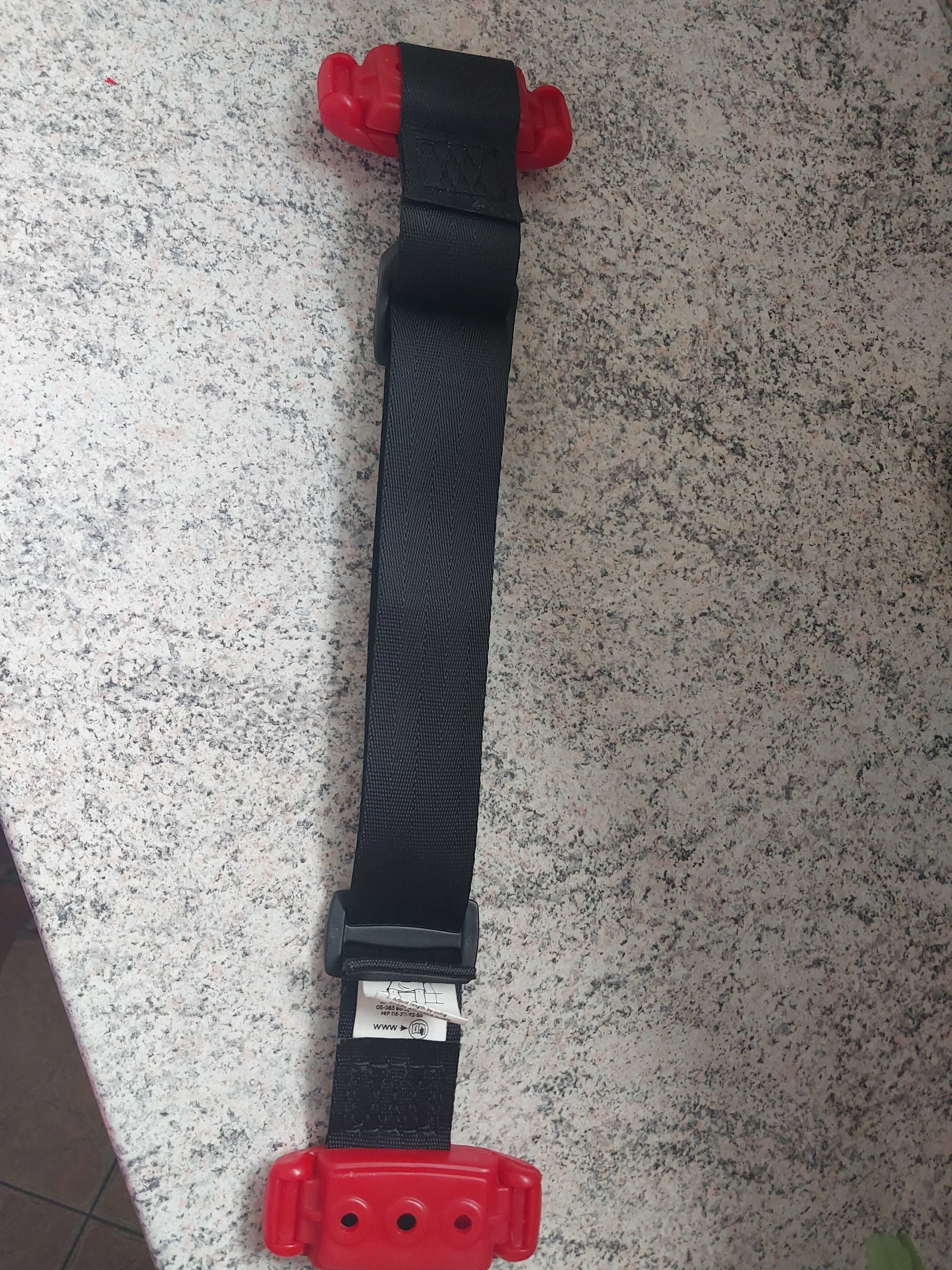 Pas bezpieczeństwa do auta dla dziecka