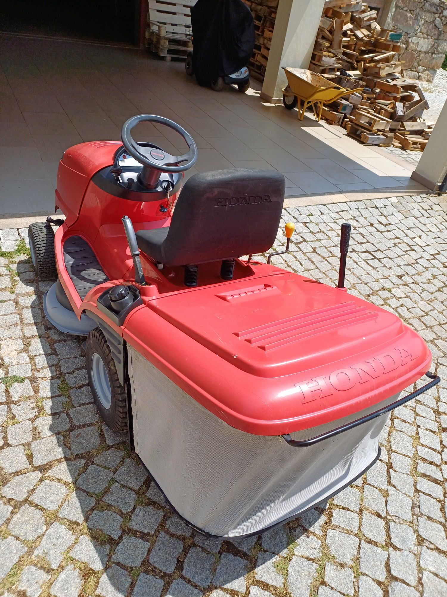 Trator corta relva honda bicilindrico 17,5 cv