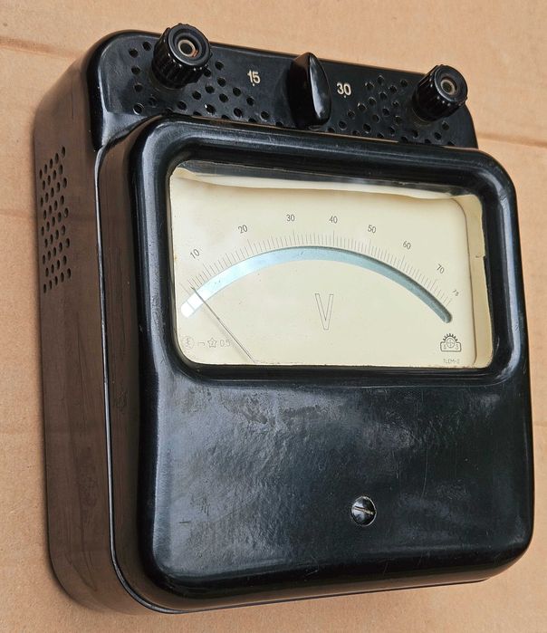 TLEM-2 analogowy woltomierz elektromagnetyczny 0-15/30V z czasów PRL