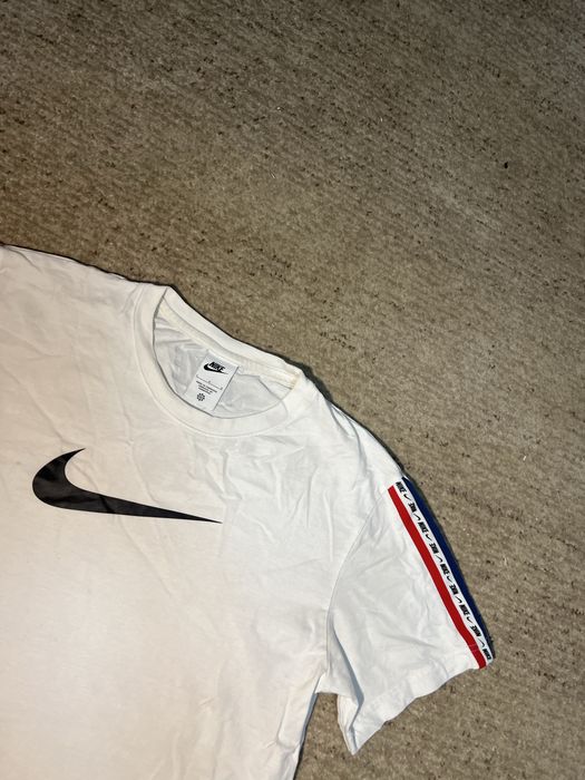 Футболка Nike на лампасах