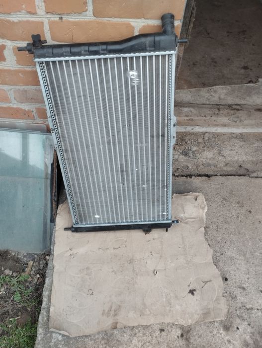 Продам радіатор на део