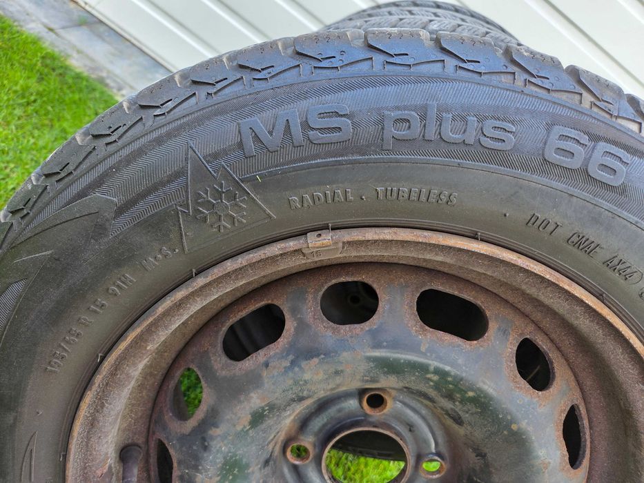 Felgi Stalowe Z Oponami zimowymi Uniroyal 195/65/R15" Citroen C4 4x108