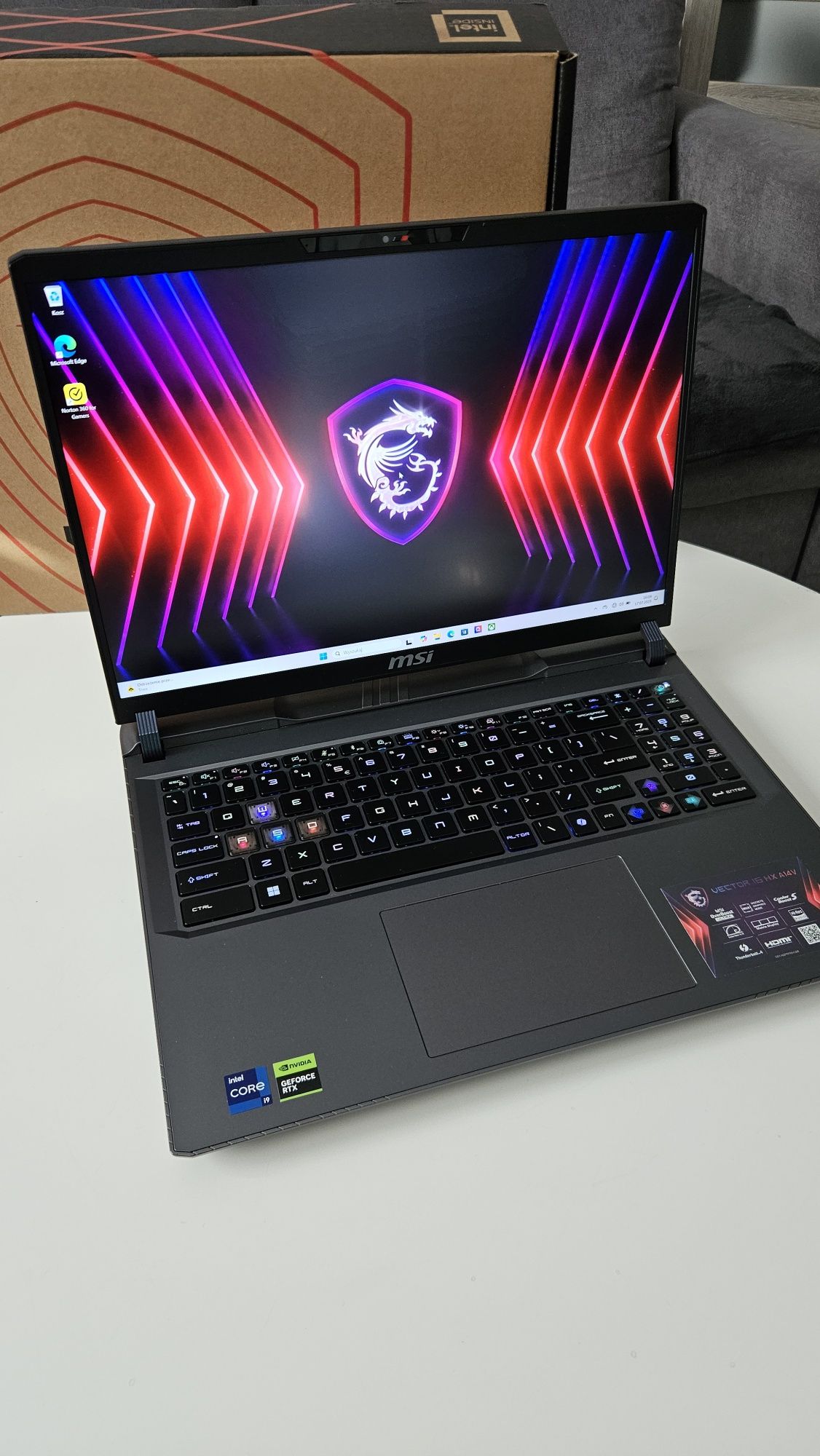 Laptop gamingowy Msi, rtx 4080, i9 14900, 32gb ram ddr5, 240hz, ips,gw