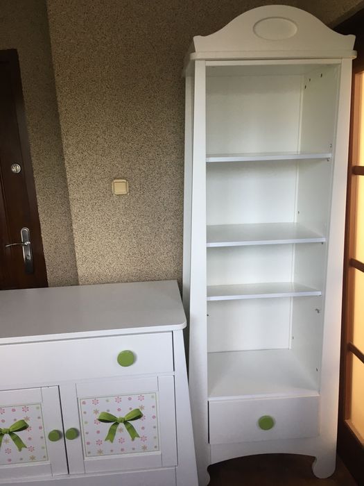 Zestaw mebli dziecięcych (komoda,regał) Pinio Parole