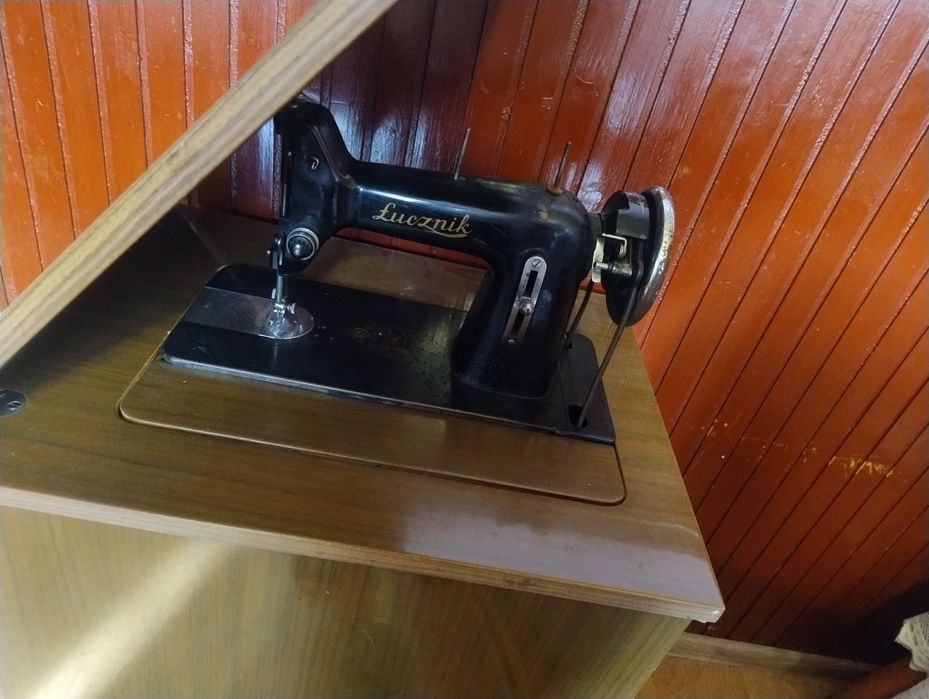 Maszyna do szycia firmy Łucznik