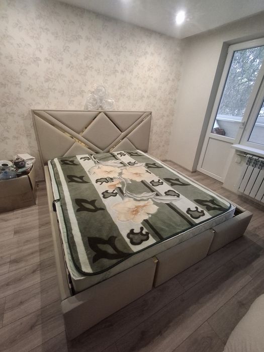 Ліжко 180*200 спальне місце