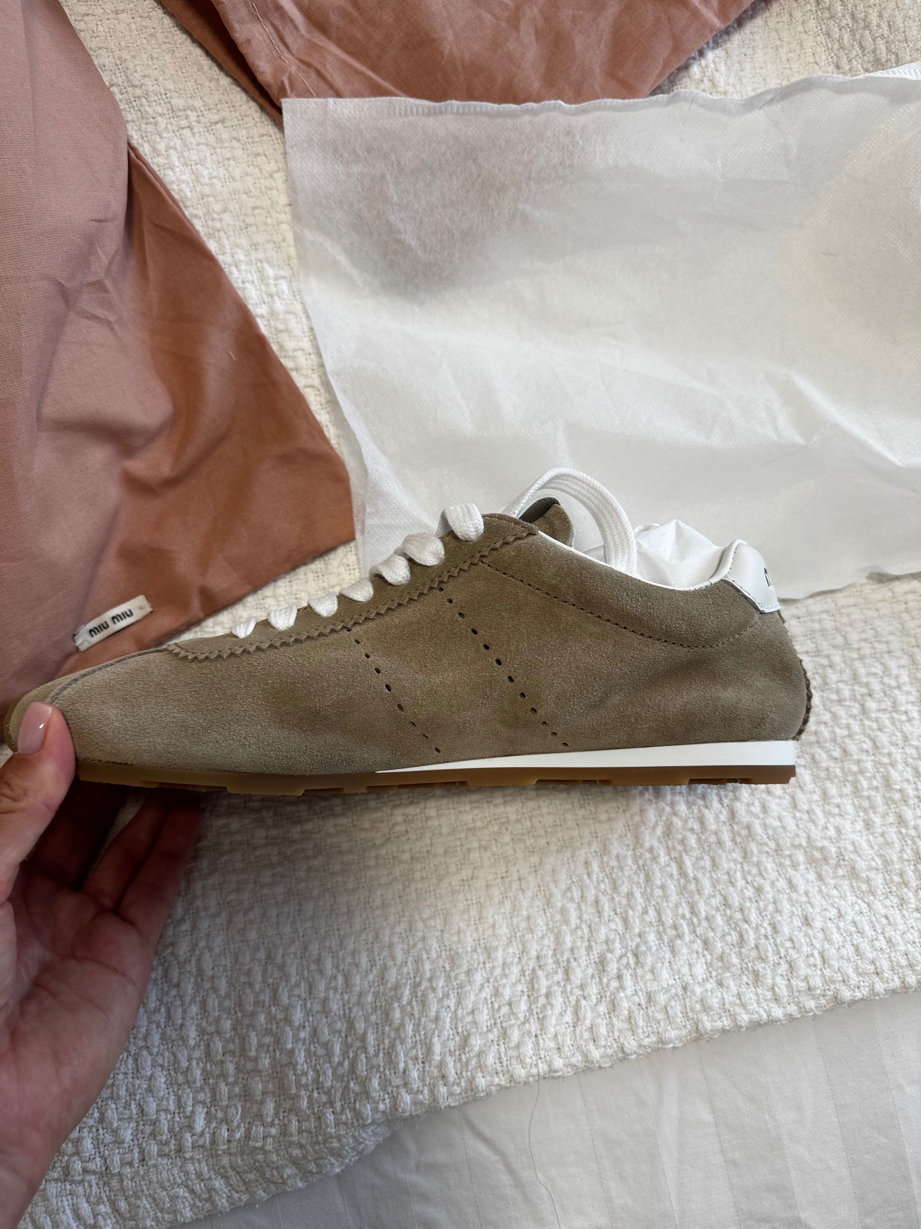 Кросівки Miu Miu Plume suede sneakers