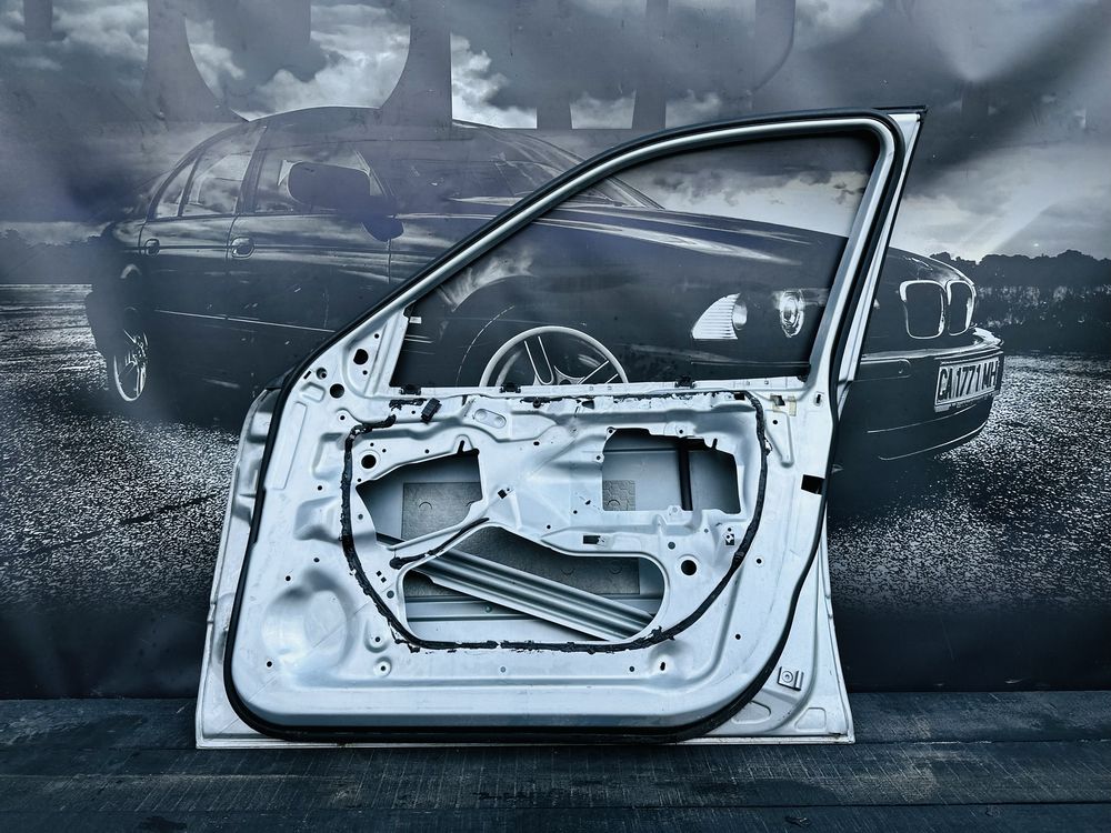 BMW E46 передня права дверка Двері Дверь е46 R 354 Серебро Тітан Сіра