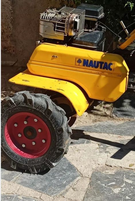 Moto enchada com abre regos