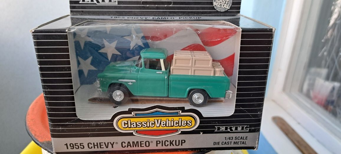 Машинка модель Chevrolet chevy 1/43 ertl