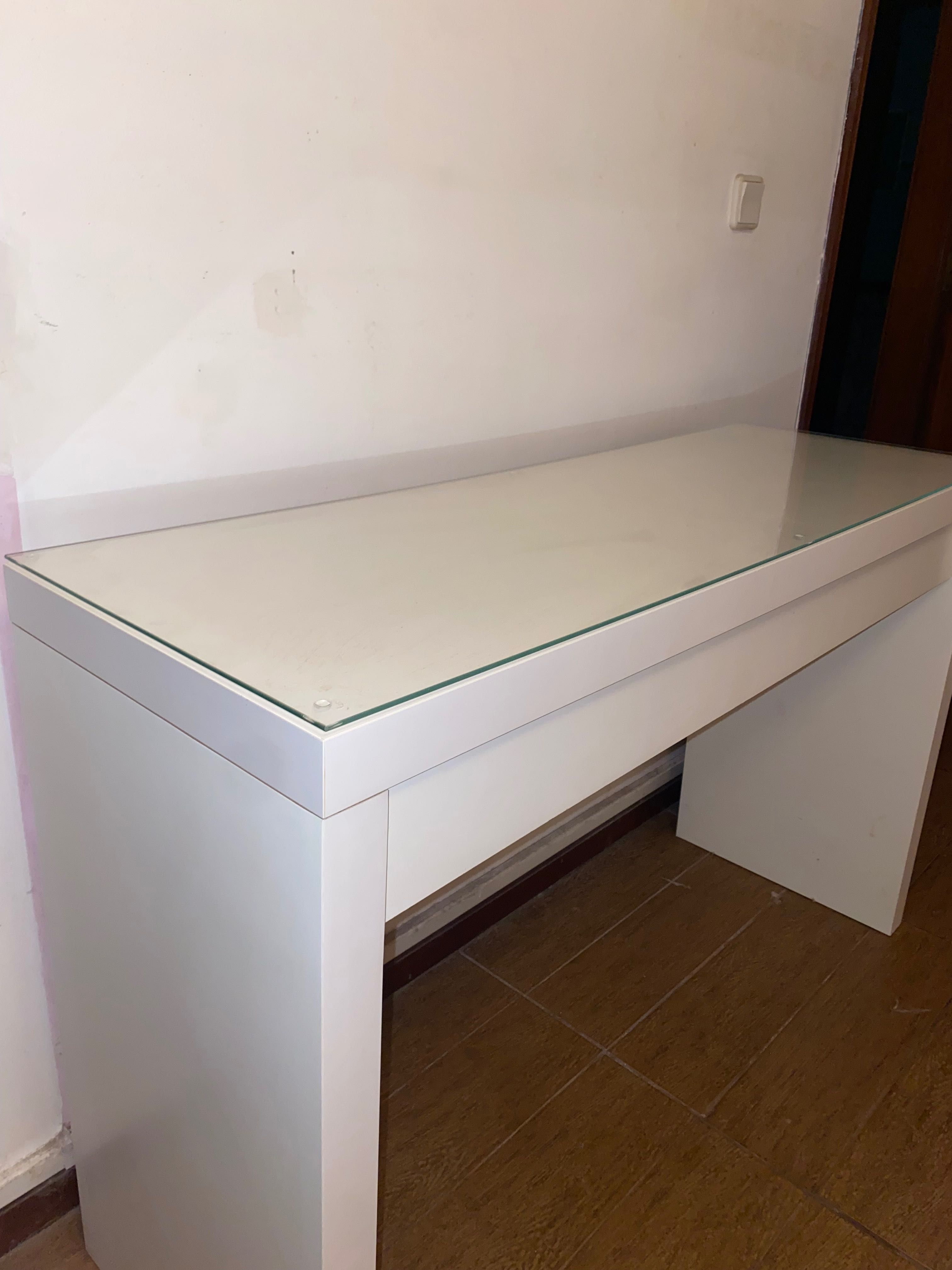 Aparador ikea MALM
