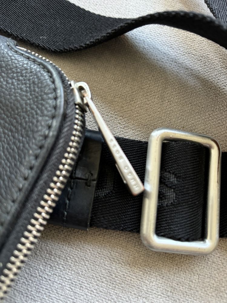 Torba męska na ramię saszetka Hugo Boss czarna skóra