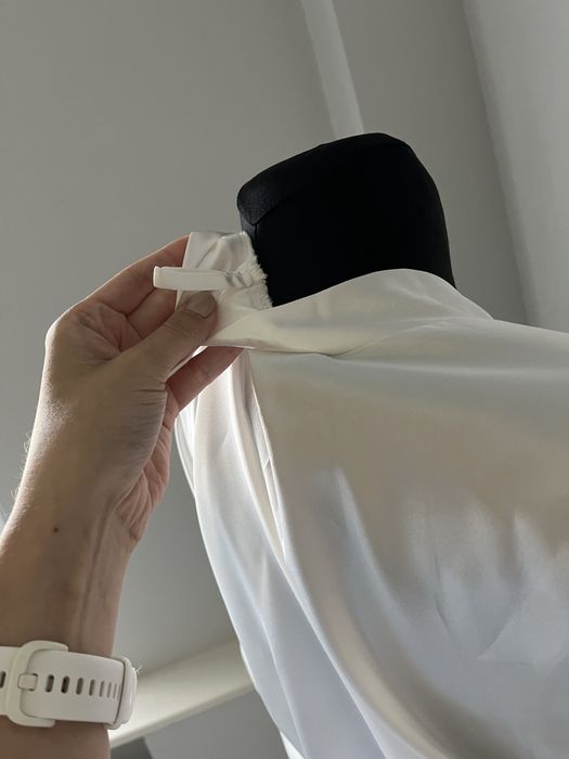 Biały szlafrok ślubny ślub przygotowania panna młoda