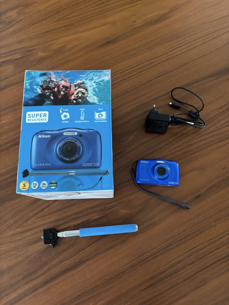 Câmara fotografica Nikon à prova de água e quedas (tipo GoPro)