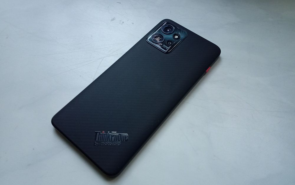 Motorola thinkphone kupiona miesiąc temu, na gwarancji