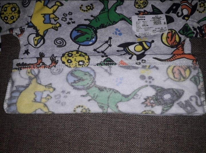 Дитяча яскрава піжама для хлопчика Динозаврики