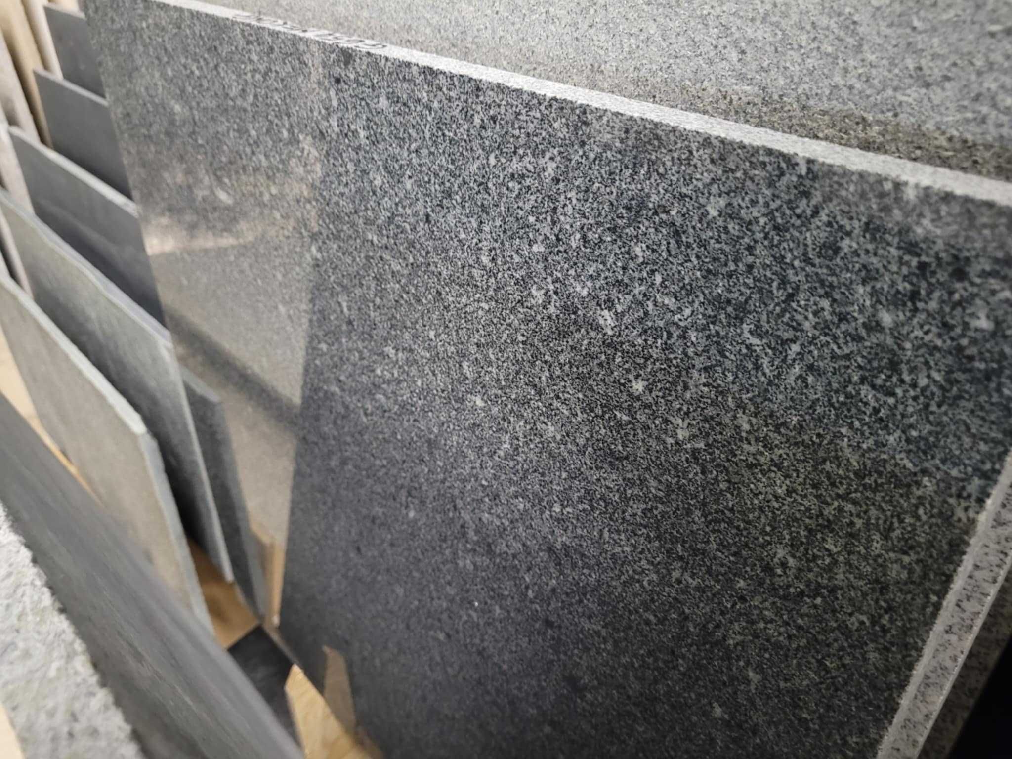 Granit G654 Mekong Dark Polerowany