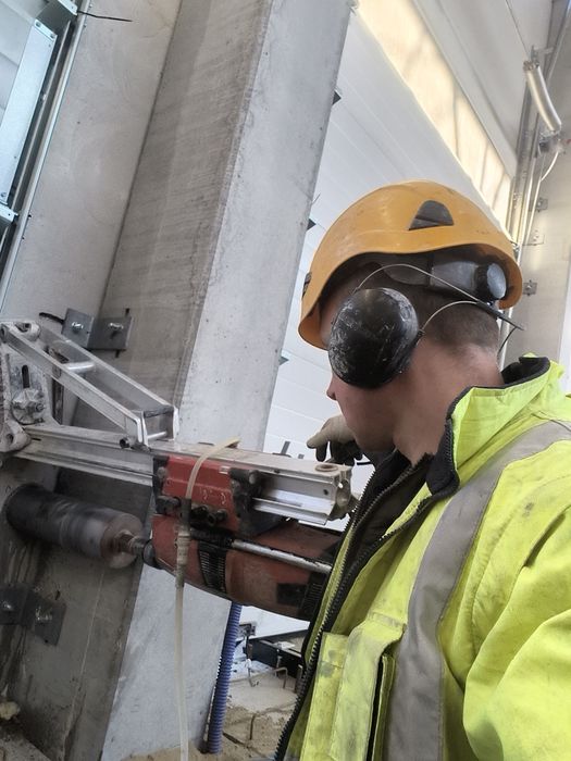 Wiercenie otworów przewierty odwierty cięcie betonu ścian wycięcie