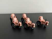 Traktor Chewall z bajki Disney Pixar Cars
