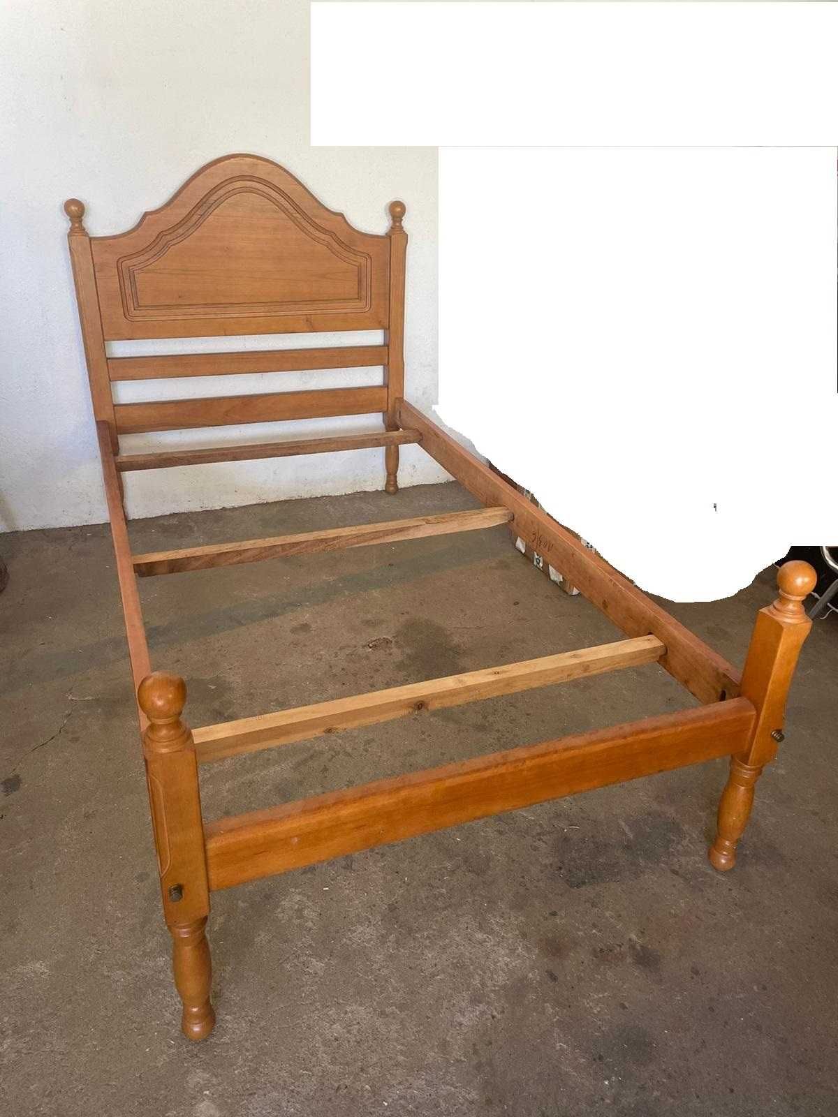 cama de solteiro em madeira 1.90 x 1m e colchao incluido