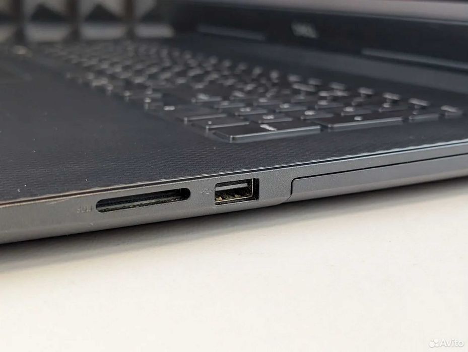 Dell Octacore 17.3" i7/8GB/1TB_Nvme como novo