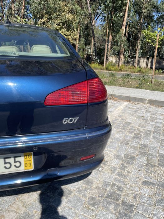 Peugeot 607 azul