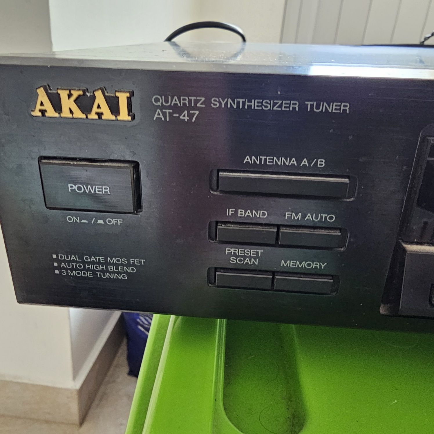 Akai Quatz Tuner AT-47