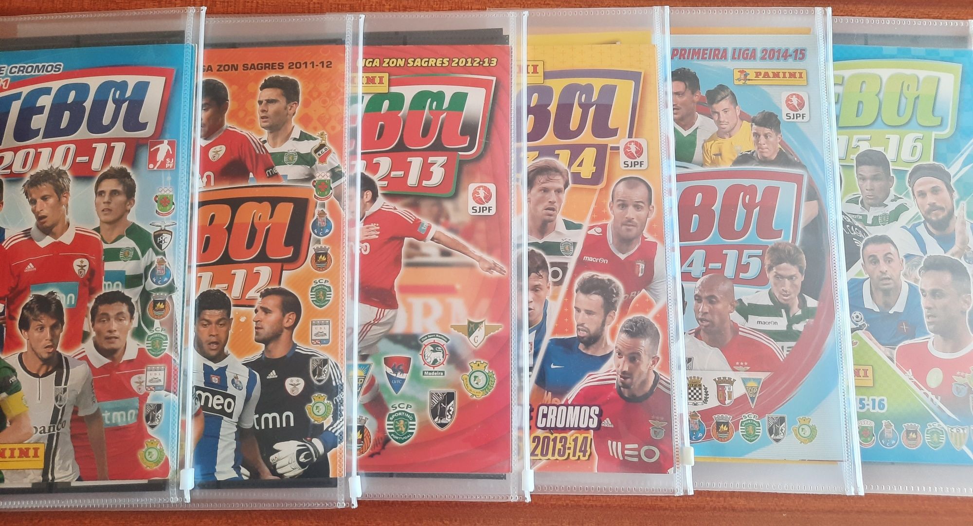 Lote 26 cadernetas de cromos Nacional Futebol da Panini +1 de OFERTA