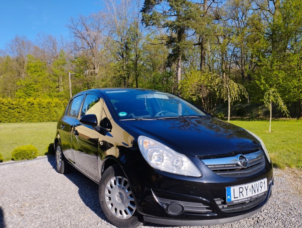 Opel Corsa D 2009 1.0 benzyna