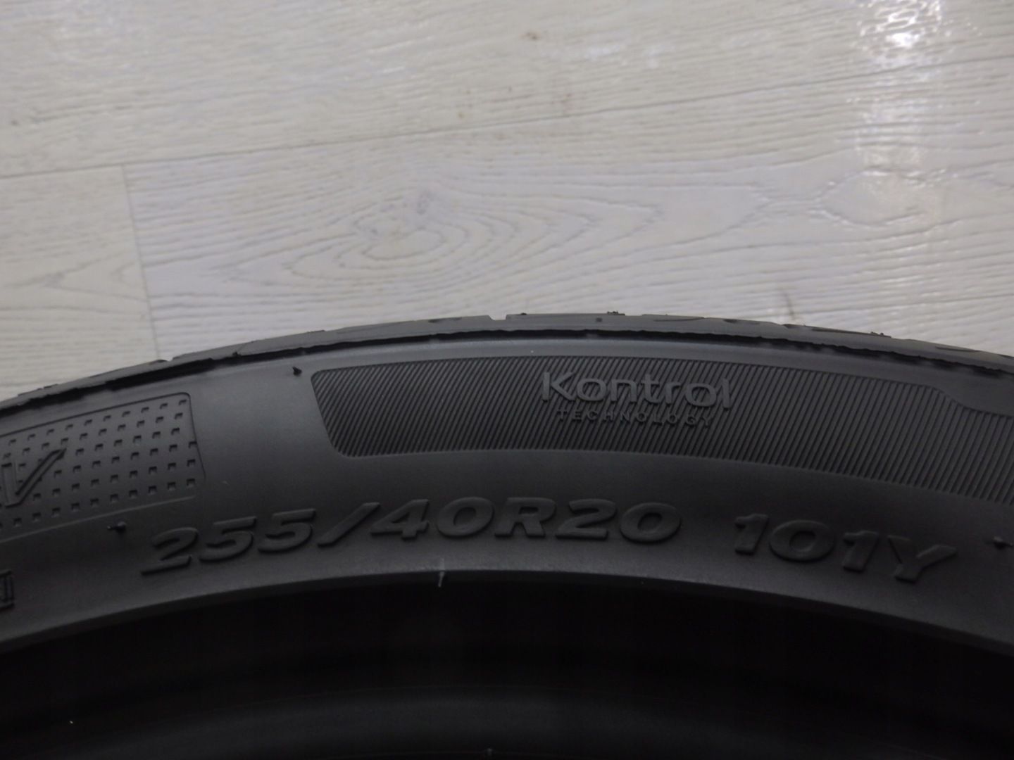 Opona letnia Hankook Ventus S1 evo2 SUV 255/40R20 101 Y