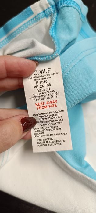 Top de Verão, para menina de 4 anos. Cor azul e branco.