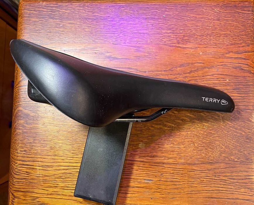 Сідло велосипедне TERRY Figura Max Men