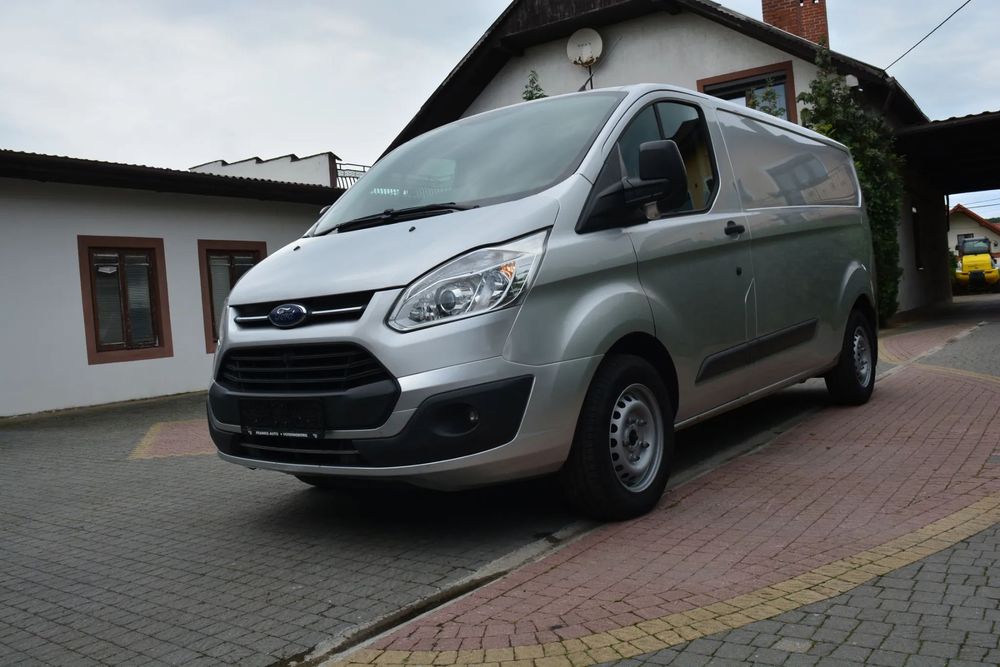 Ford Transit Custom  2.0TDCI 130km long  Super Stan niski przebieg