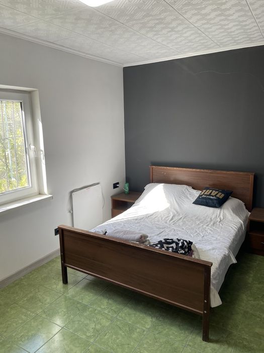 Здається невеликий будинок  на Космосі біля Обласної лікарні