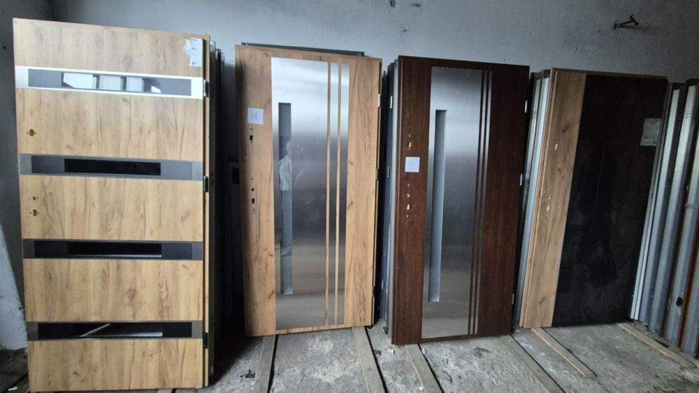 Drzwi zewnętrzne, techniczne, budowlane, garażowe