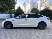Оренда Tesla Model 3 Dual Motor 2022
