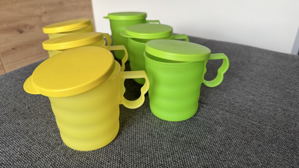 Tupperware kubek z pokrywką