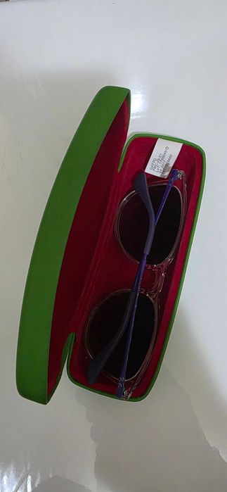 Oculos crianca da marca RAY BAN com algum uso