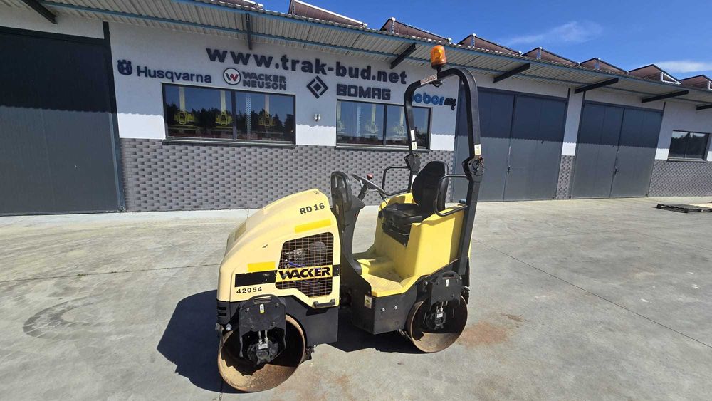 Walec Drogowy gładki  Wacker RD 16 (bomag ammann Hamm Jcb)