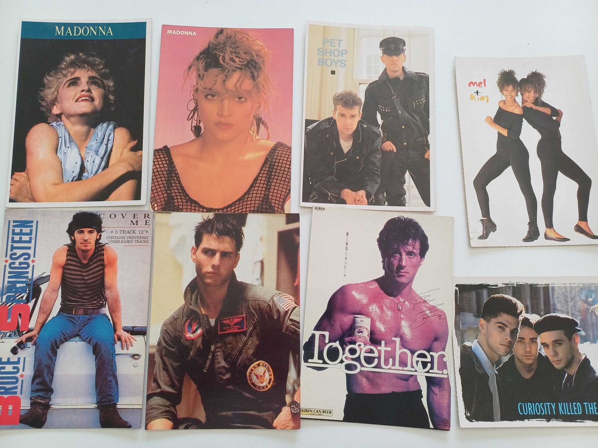 Mais de 200 postais, maioria anos 80